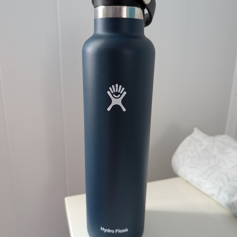 Hydro Flask Midnight Blue Bottle